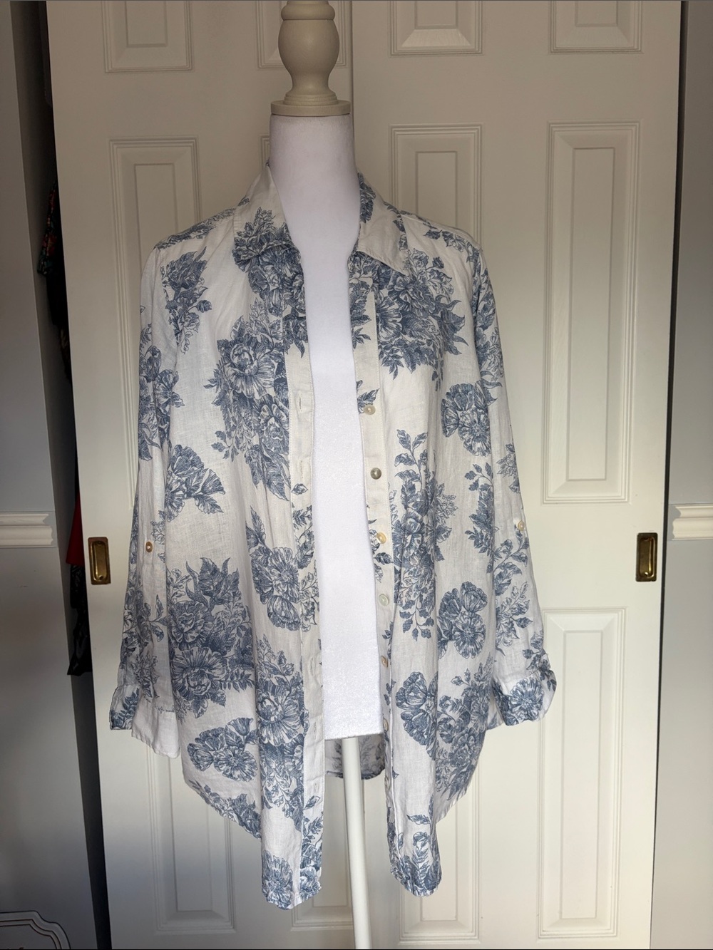 Rachel Zoe White & Blue Linen Floral Button-Front Shirt